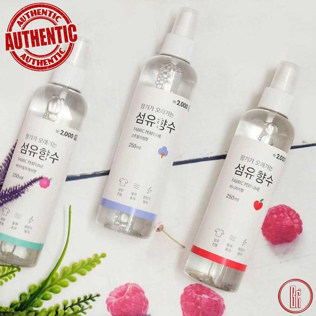 Dung Dịch Xịt Thơm Khử Khuẩn Ngừa Nấm Mốc Quần Áo Fabric Perfume - 250ml
