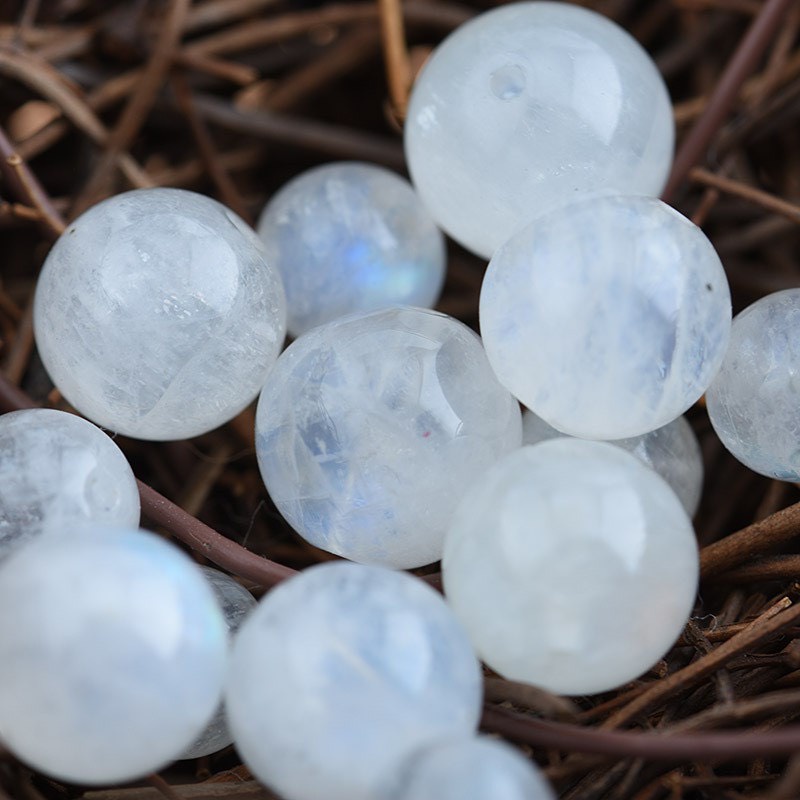 Đá Mặt Trăng  cho mệnh Kim - Thủy. Dùng để DIY handmade vòng Phong Thủy.