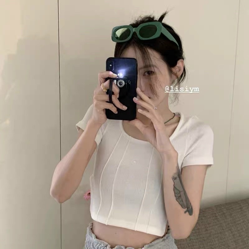 Áo thun nữ cổ vuông bo eo xẻ tà Michi, áo croptop nữ tay ngắn xẻ tà