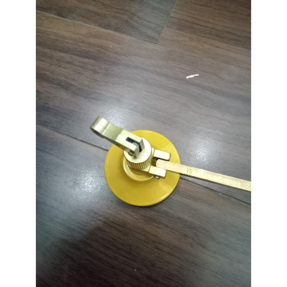 Dao cắt kính hình tròn - Dao compa cắt kính hình tròn.  đường kính 60cm. 1,2m. 1,5m. Có củ dầu tựu động
