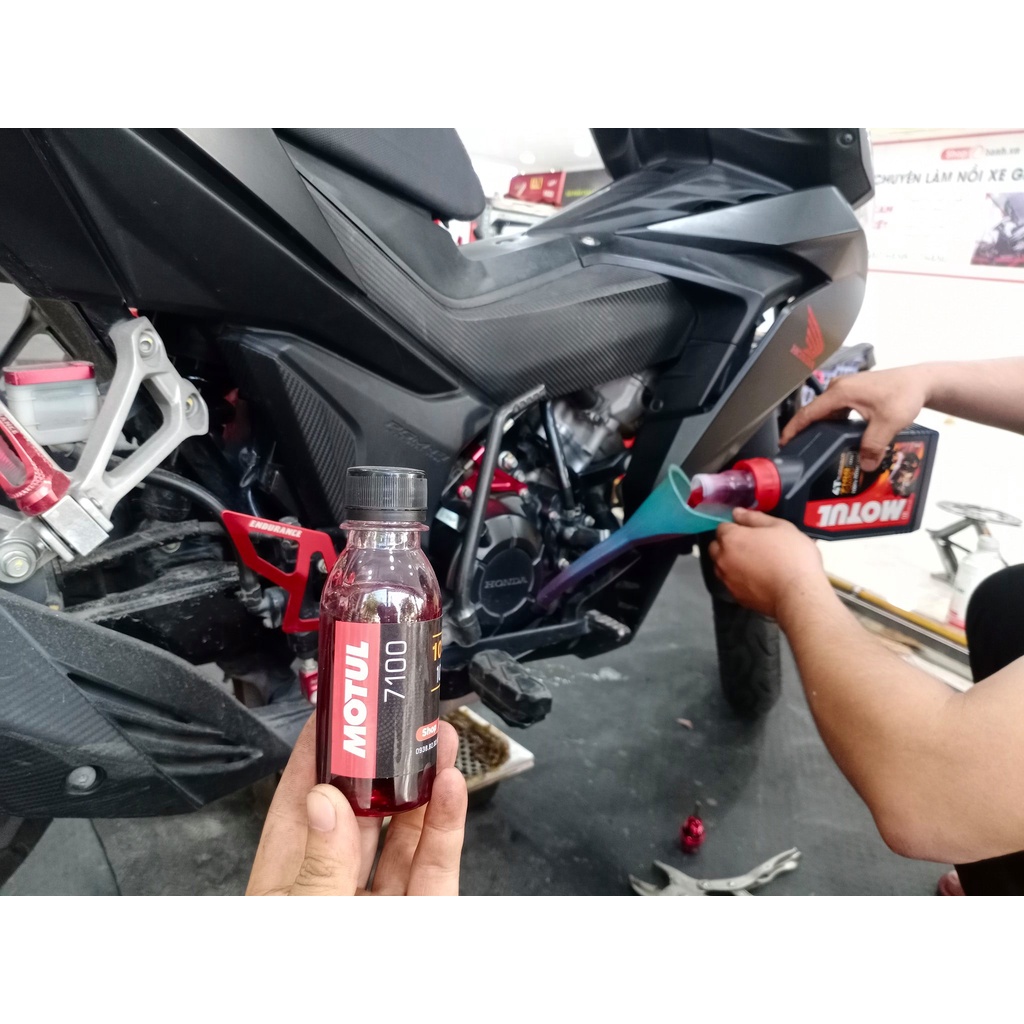 Nhớt Motul 7100 10W50 4T  320010