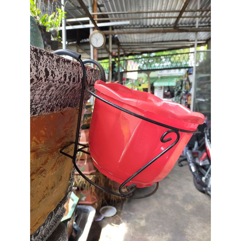 bộ chậu nhựa và khung sắt
