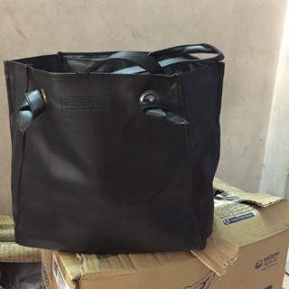 túi  quai xách thời trang nữ có 2 ngăn, có khoá kéo miệng kt 42x30x15cm da màu đen .
