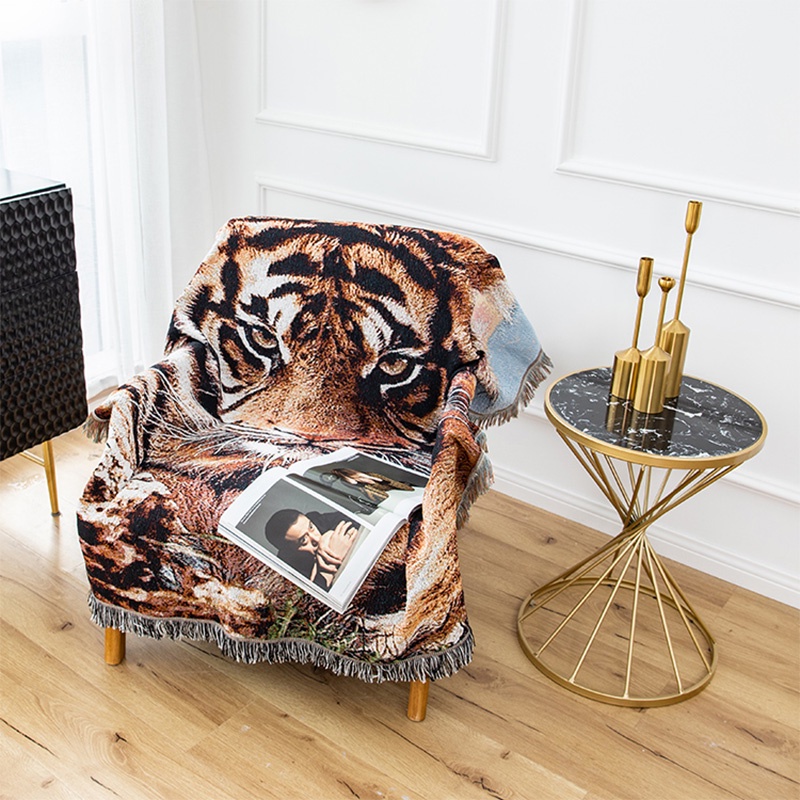 Tranh, thảm phong thủy đầu hổ, trải sàn, treo tường, phủ sofa
