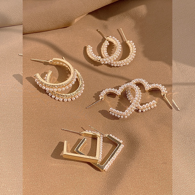 Khuyên Tai Hình Học Đính Ngọc Trai Thời Trang Mới Cho Nữ