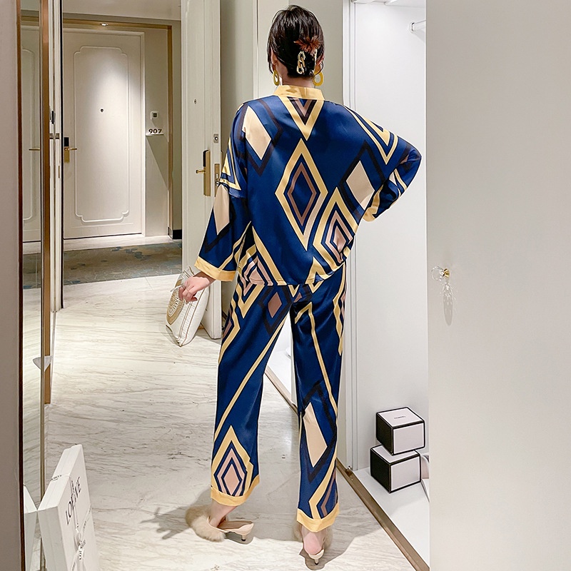 Bộ đồ ngủ lụa tay dài thoải mái thời trang mùa thu cho nữ