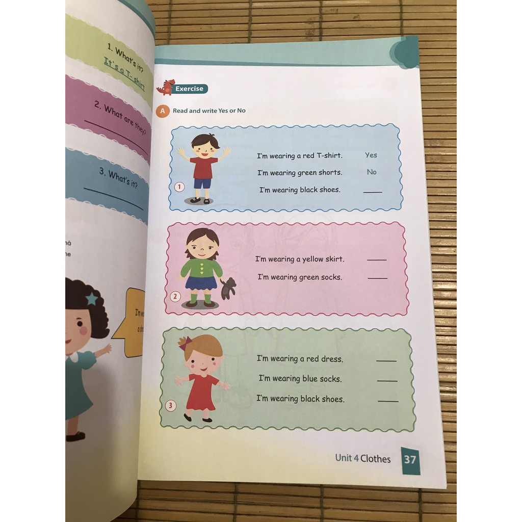 Sách - Cùng Khủng Long Học Tiếng Anh Theo Chủ Đề Lớp 2 (Tái Bản)