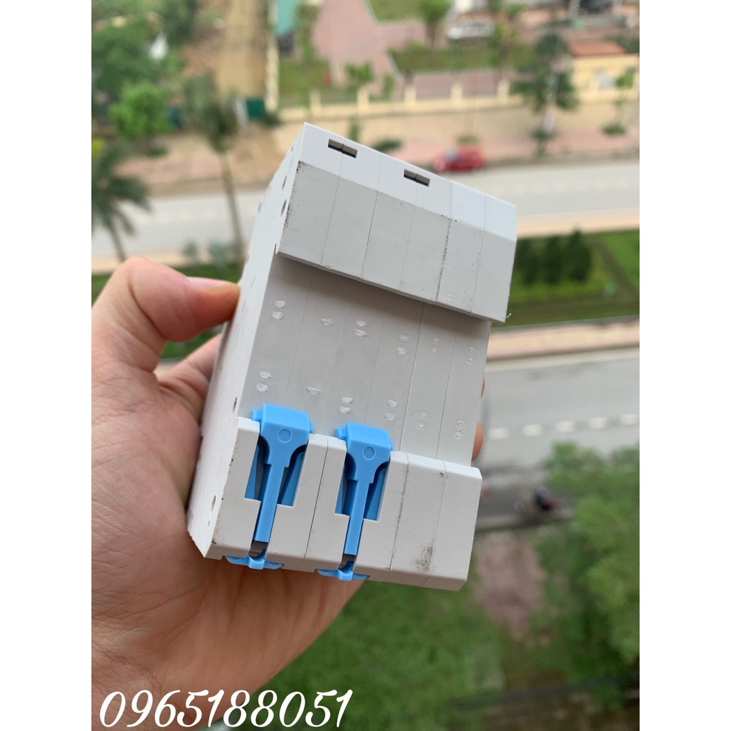 Aptomat Cầu Dao Tổng Điều Khiển Qua Wifi Tuya 63A