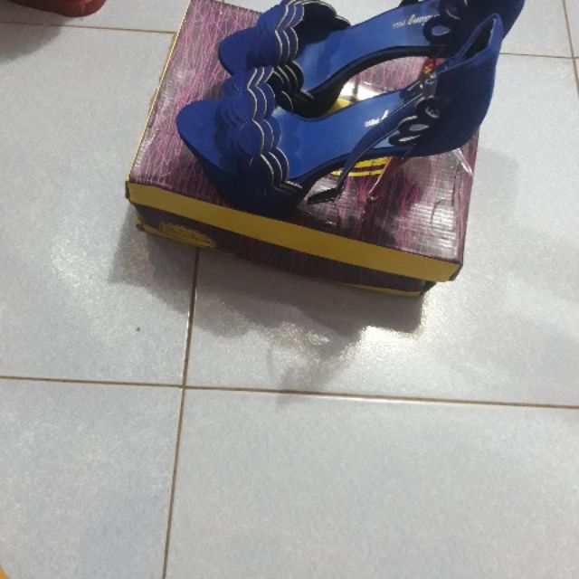 Giày xanh cao gót