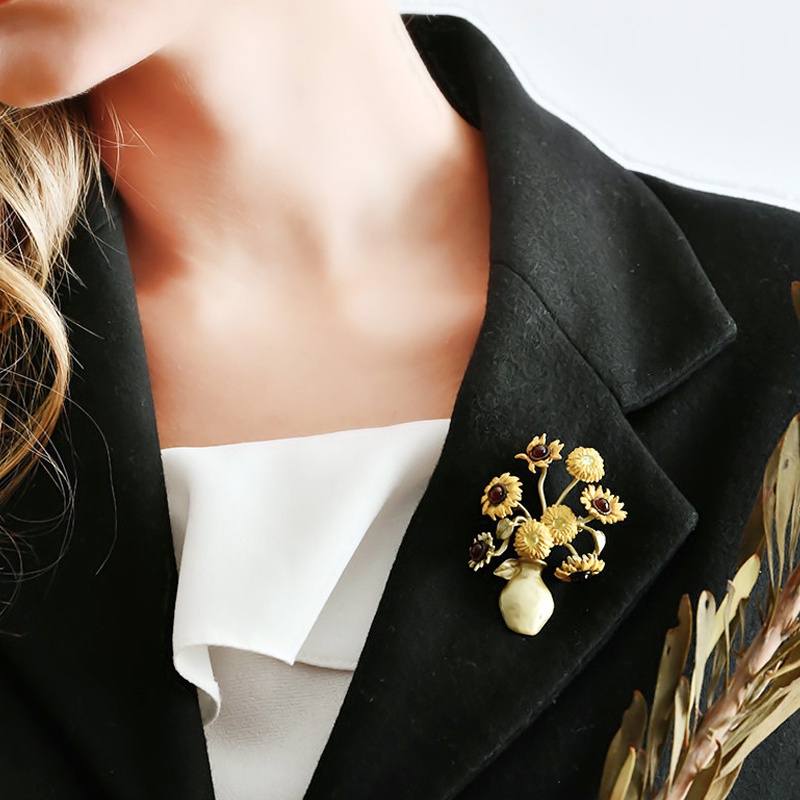 Ghim Cài Áo Hình Lọ Hoa Hướng Dương Sáng Tạo