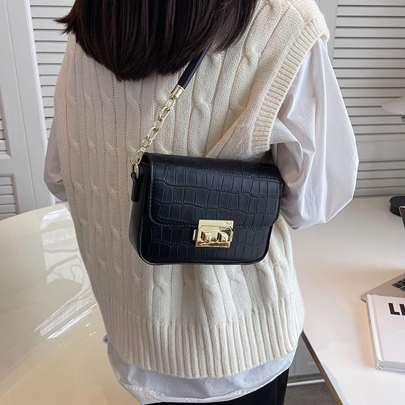 Túi đeo dưới cánh tay IELGY hình vuông cỡ nhỏ phối dây đeo sợi xích thời trang cho nữ