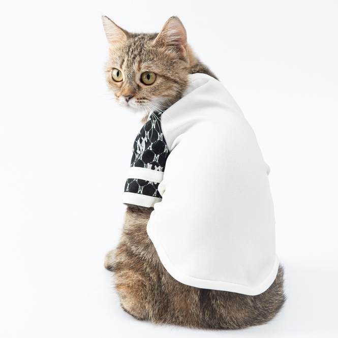 Áo Sơmi bóng chày hàng hiệu cho thú cưng - SaboCoco - Baseball Shirt - TAY TRẮNG HỌA TIẾT CHỮ M