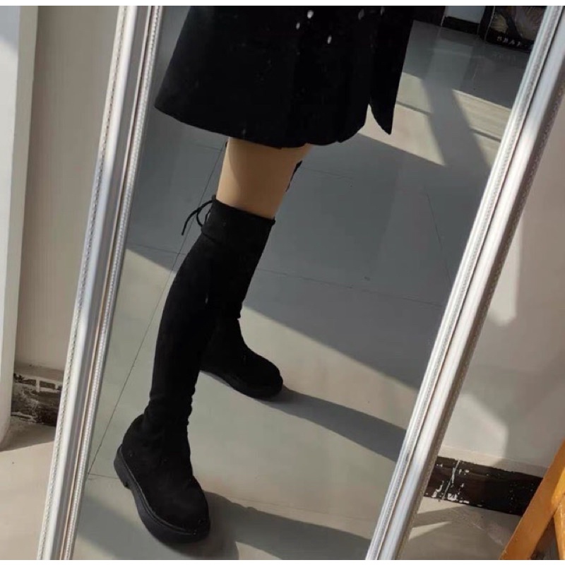 𝐂𝐎́ 𝐒𝐀̆̃𝐍. Bốt đùi da lộn đế bệt lót lông