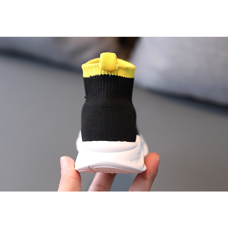 Giày Thể Thao Đế Mềm Siêu Nhẹ Thoáng Khí Có Đèn Led Thời Trang Unisex Cho Trẻ Em