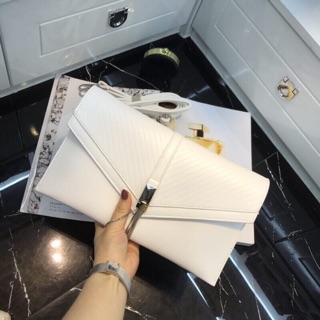 Clutch dự tiệc khoá tua rua (chat vs shop trc khi đặt)