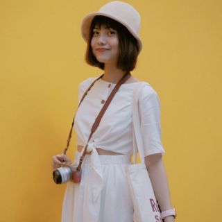 ĐẦM MIDI TRẮNG NƠ LƯNG