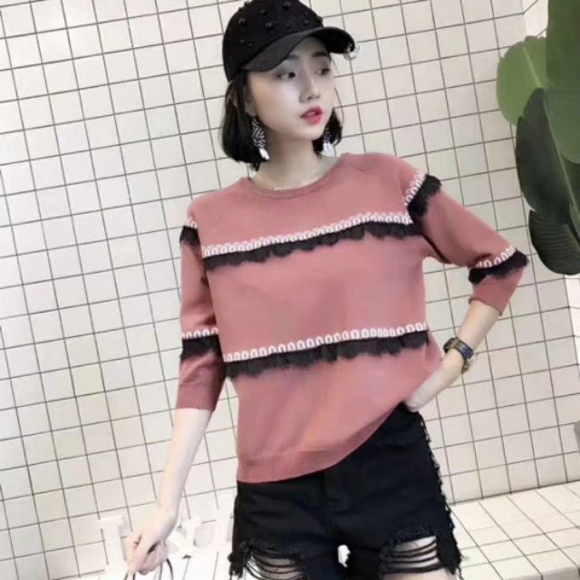 Áo len ren ngực