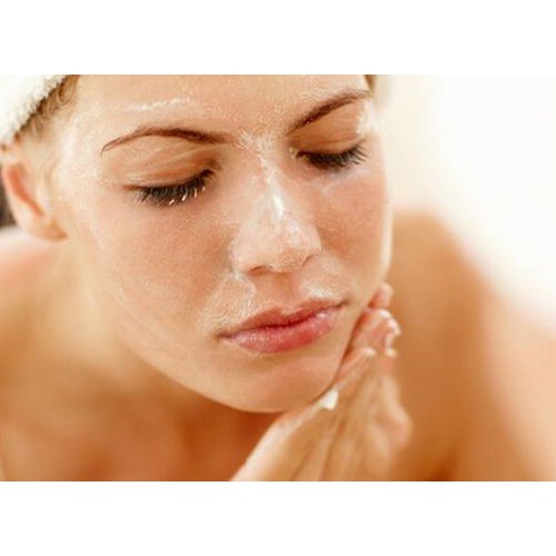 Tẩy Tế Bào Chết Simple Kind To Skin Soothing Facial Scrub (Mẫu mới)