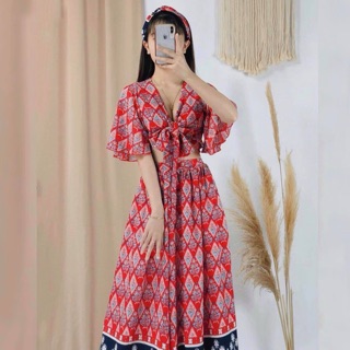 Váy xoè hoạ tiết đi biển