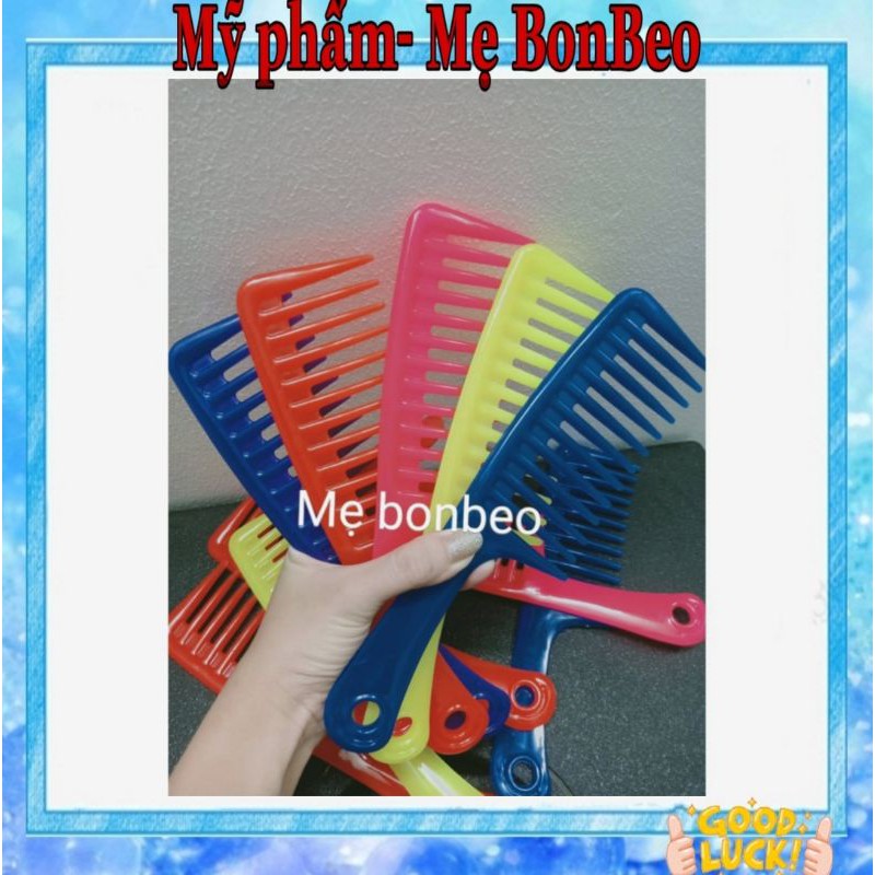 Lược lớn răng thưa chảy tóc xù