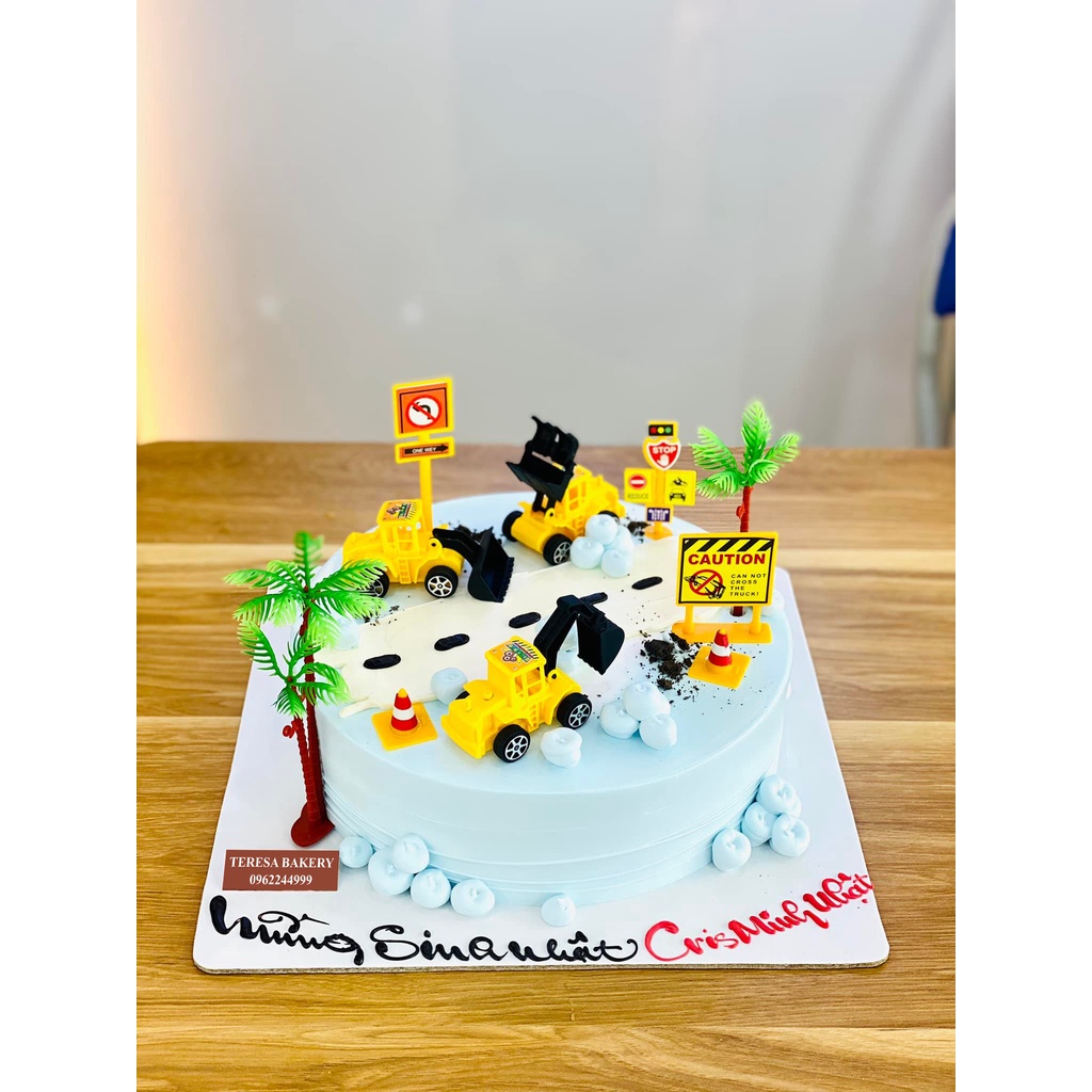 Bánh sinh nhật bé trai siêu nhân người nhện, oto