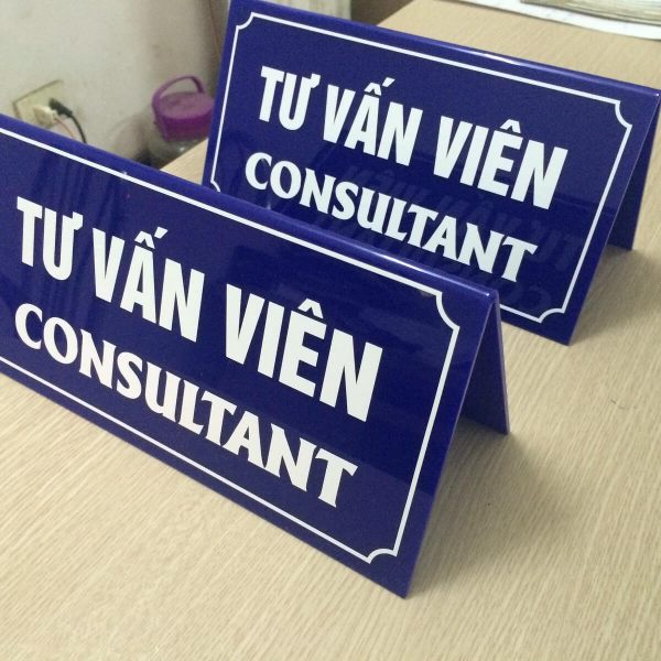 Biển tên biển chức danh mica để bàn hiển thị 2 mặt in nội dung trực tiếp lên mica theo yêu cầu