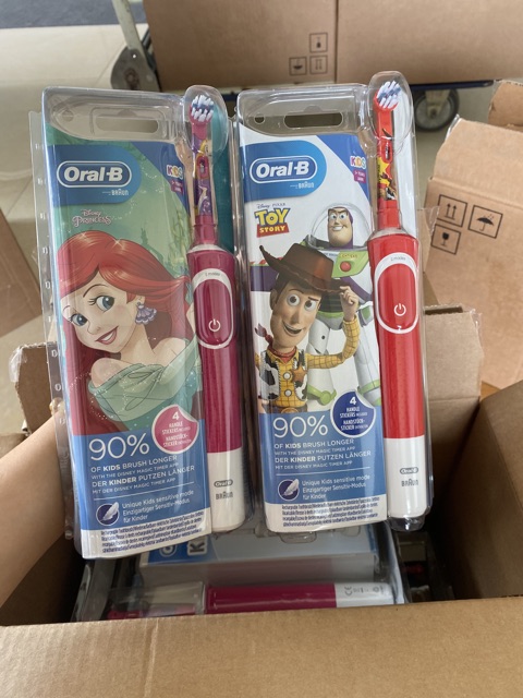 Bàn chải điện Oral-B Kid