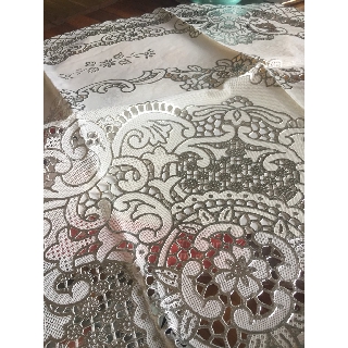 KHĂN TRẢI BÀN HOA VĂN HÌNH TRÒN 90CM MÀU BẠCH KIM