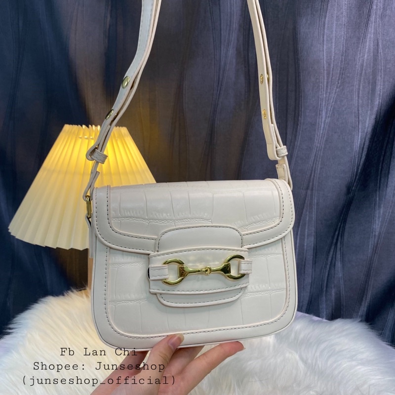 Túi Đeo Chéo Chư G Size 20cm Quai Đẹp Cúc Bấm Siêu Xinh