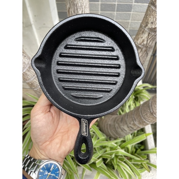Chảo gang Coleman Skillet Brand Book #4