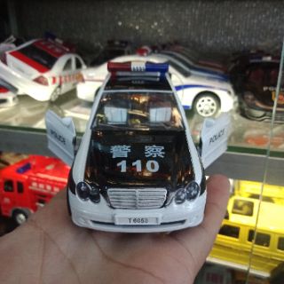 Xe cảnh sát mô hình  bằng  sắt 1:32