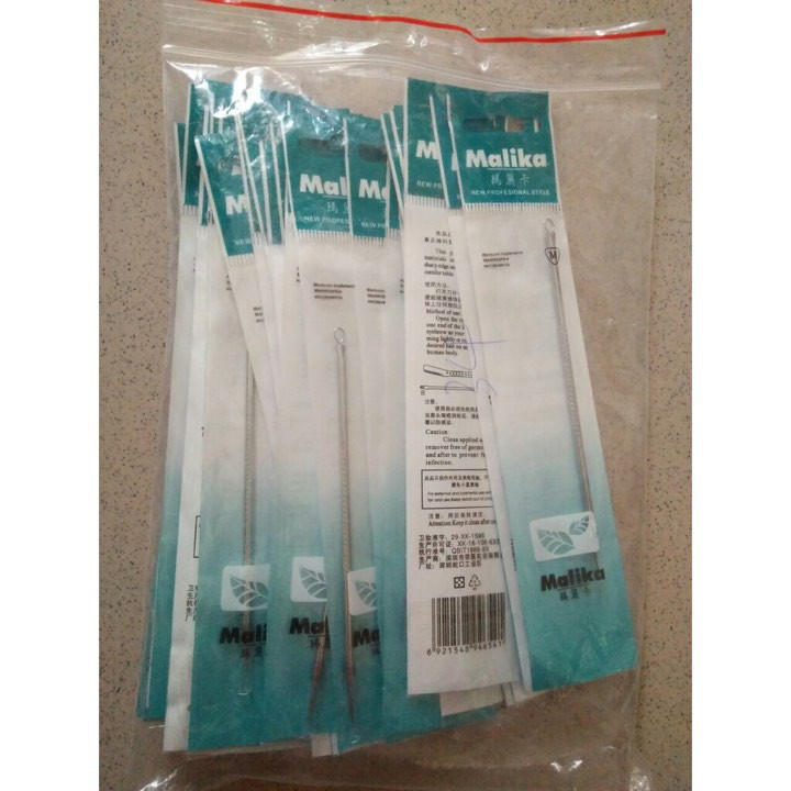 bộ 10 cây nặn mụn Malika