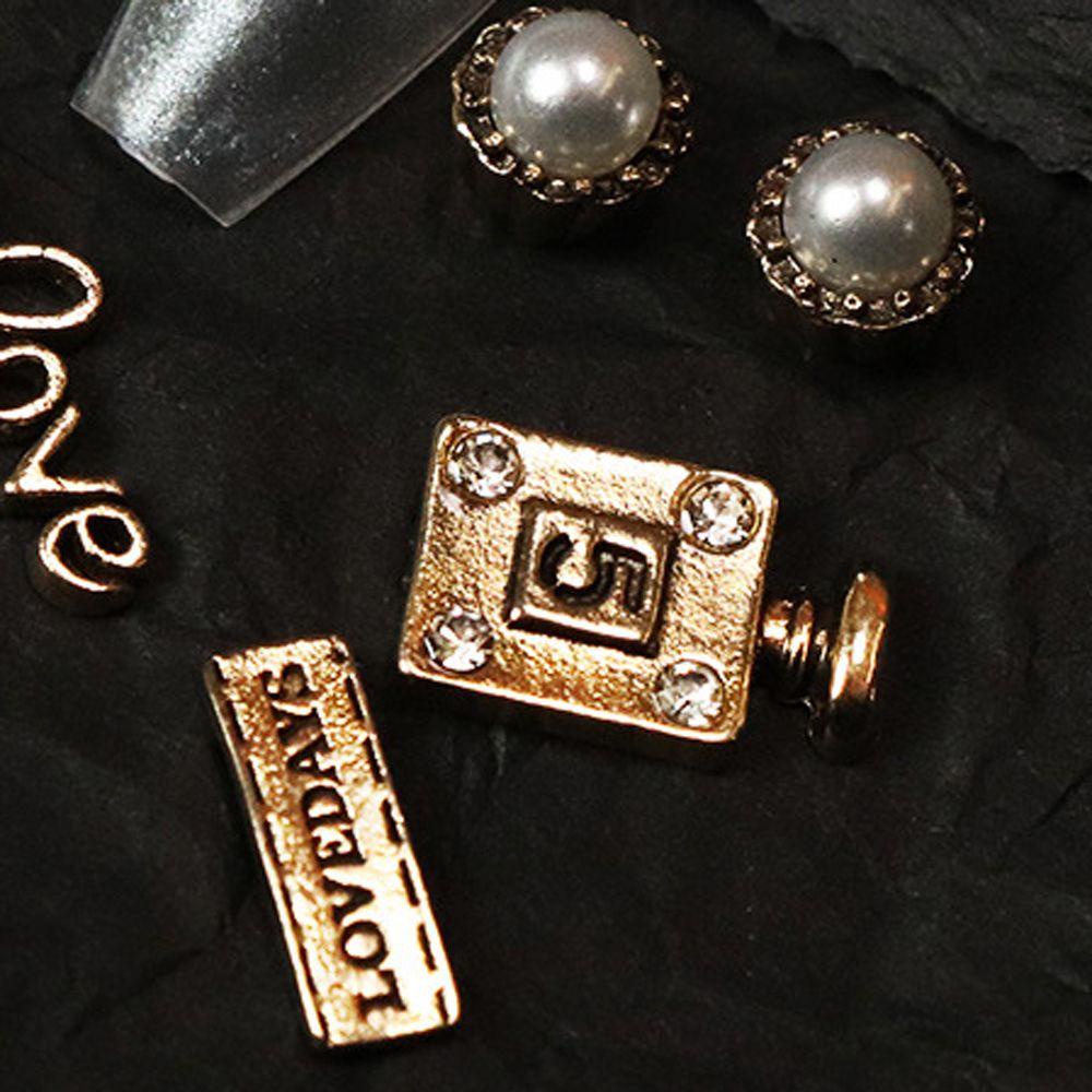 Phụ Kiện Trang Trí Móng Tay Nghệ Thuật Hình Trái Tim 3D Bằng Hợp Kim Đồng Thời Trang