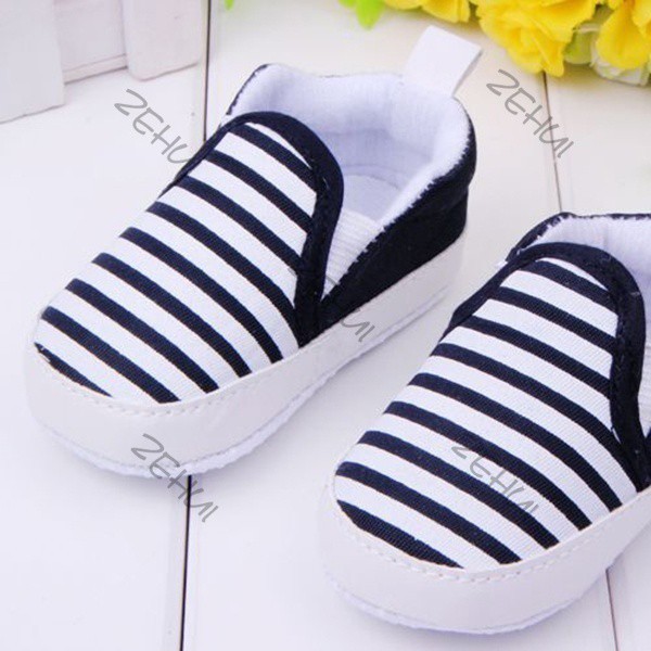 Giày Tập Đi Dễ Thương Cho Bé