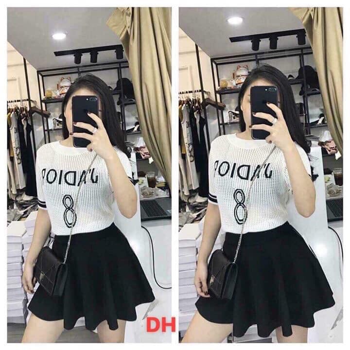 Chân váy có kèm quần trong. Chất sạn tàu dày mịn.