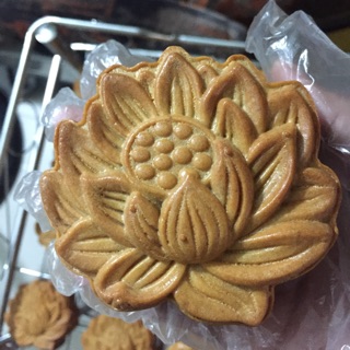1 hộp bánh Trung Thu 150gr 1 trứng