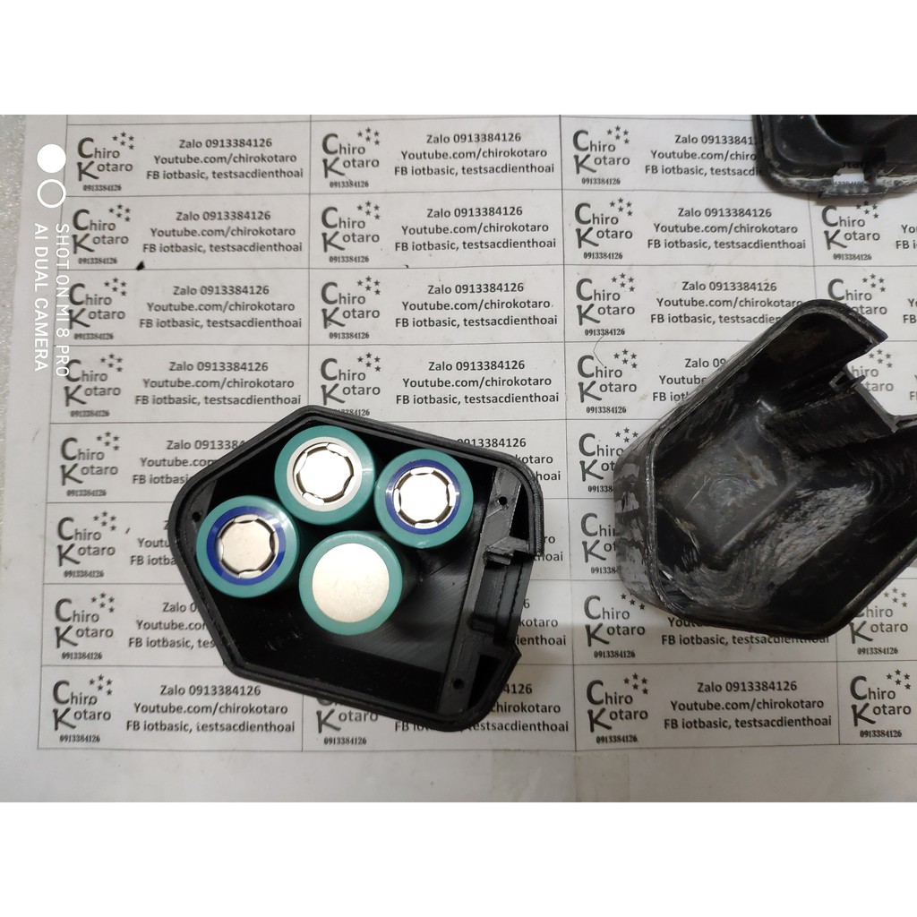 Đáy vỏ pin máy cắt IZUMI BP-70R lắp 8 cell 18650, 20650 hoặc 4 cell 26650