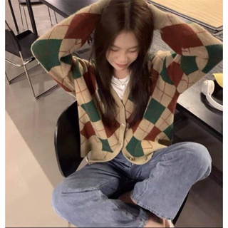 Áo cardigan cmm với V BTS