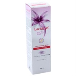 Dung dịch vệ sinh lactacyd soft silky
