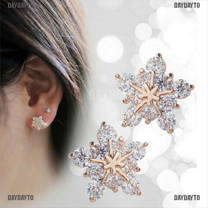 [DAYDAYTO] Bông Tai Hình Hoa Tuyết Pha Lê Nhỏ Nhắn Dễ Thương Cho Nữ