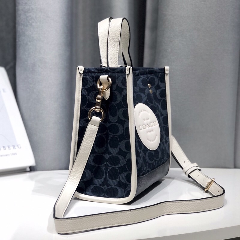 Túi Coach Dempsey Tote 22 in signature Jacquard❌ code: coach C5638