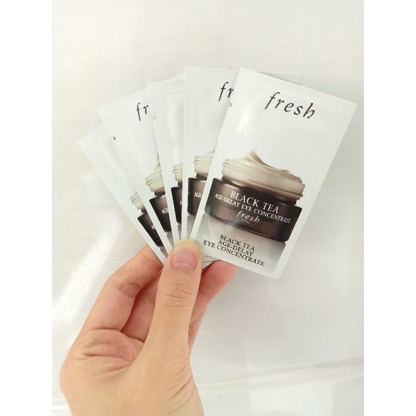 Kem mắt trà đen Fresh dạng gói 1,5ml