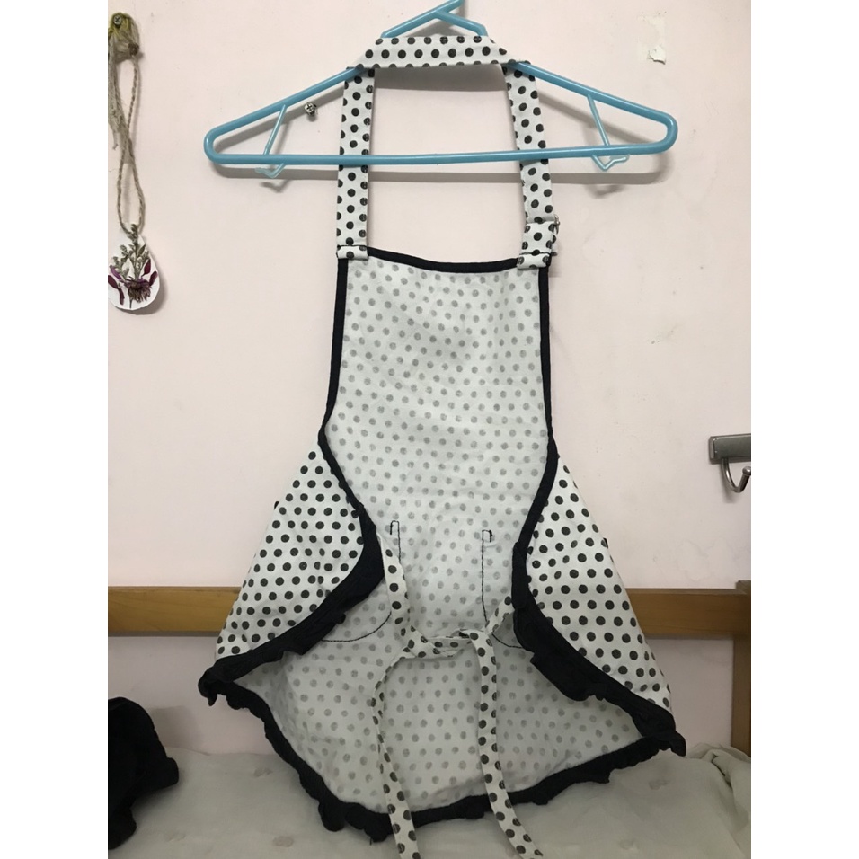 Tạp dề chấm bị cho bé