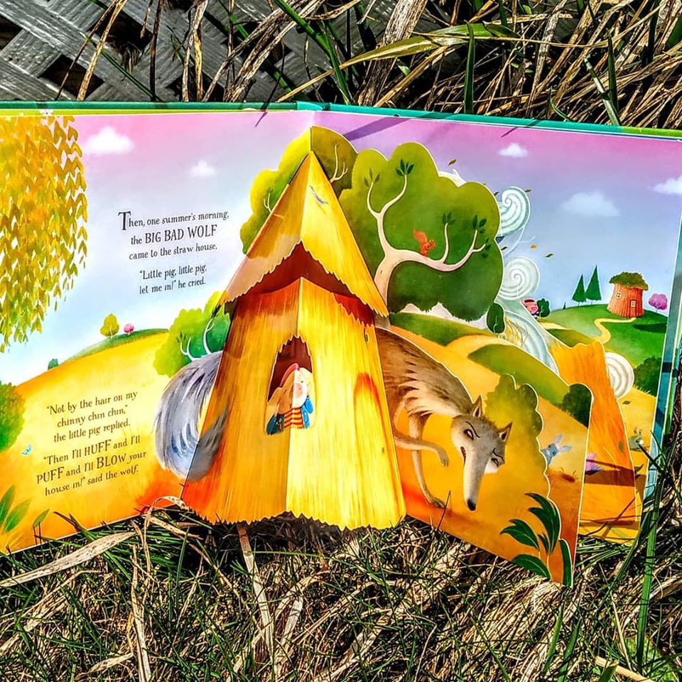Sách Pop-Up Three Little Pigs Usborne - truyện cổ tích Ba chú heo con cho bé
