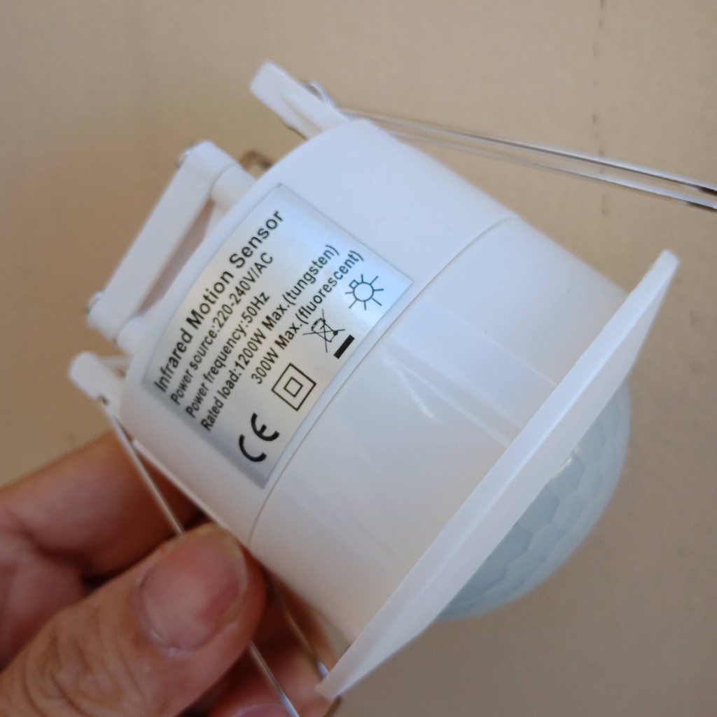 RT317 - Công tắc âm trần TRỤ TRÒN cảm ứng HỒNG NGOẠI