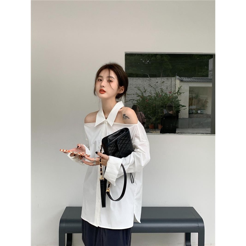 ┅Áo sơ mi trắng dáng rộng hở vai thiết kế trẻ trung cho nữ