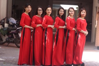 Áo dài đỏ lụa Nhật cổ tròn kèm quần