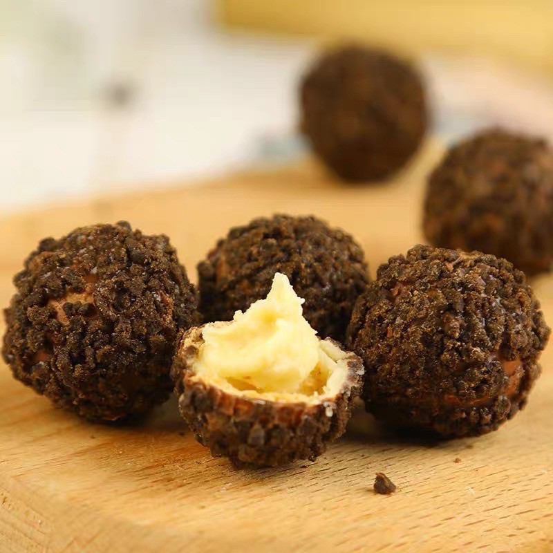 Bánh socola nhân chảy 3 lớp bọc Oreo Đài Loan Hehaomai 40k/ 1 hộp 200g