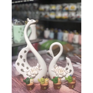Đôi thiên nga sứ trắng