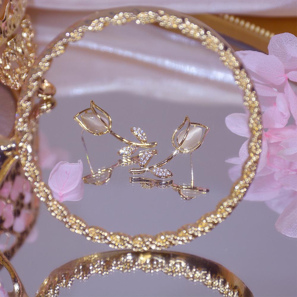 Hoa Tai Hình Hoa Tulip Đính Đá Thời Trang Sang Trọng Cho Nữ